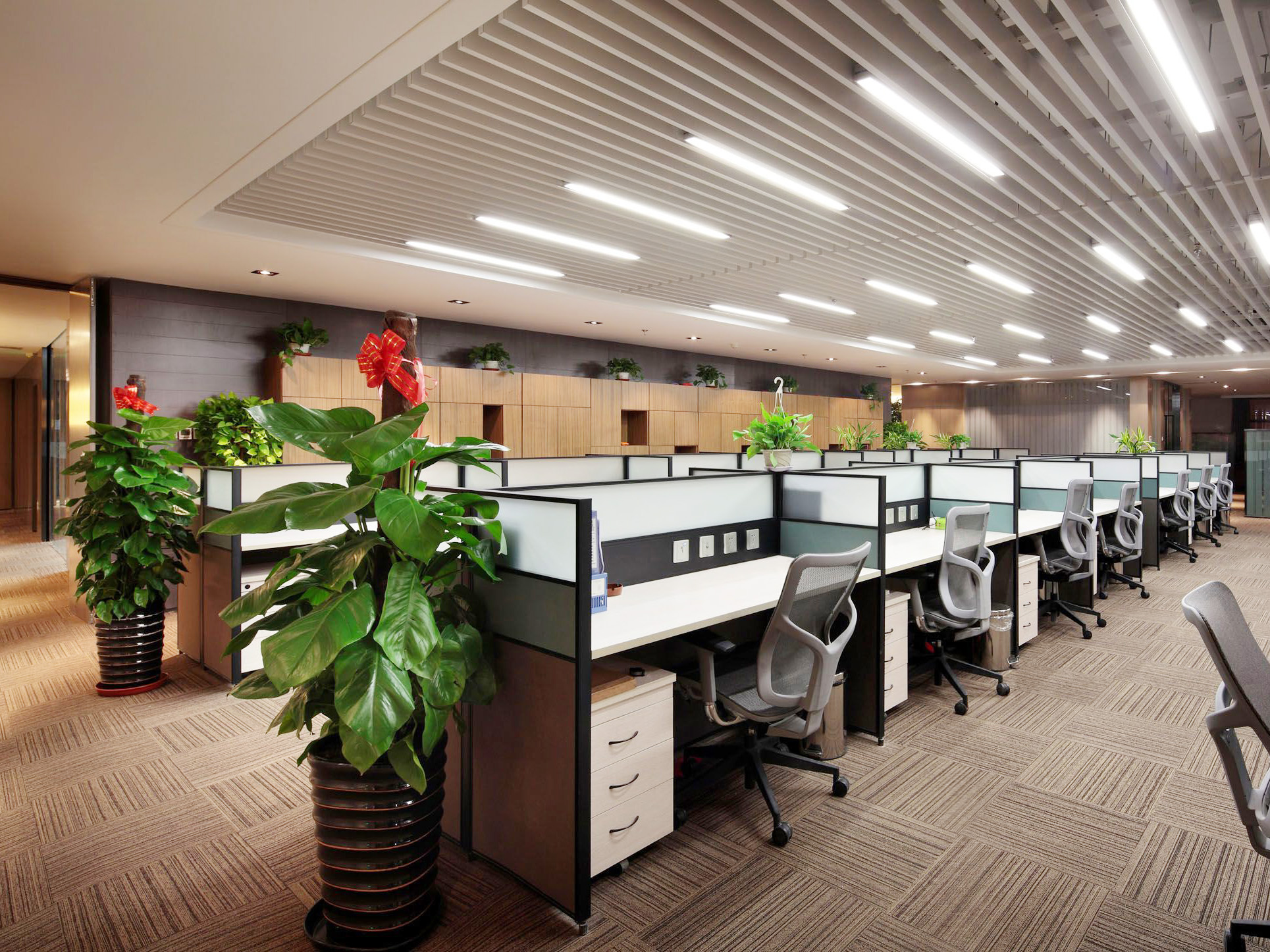 1500平方沉稳大气办公室装修设计项目